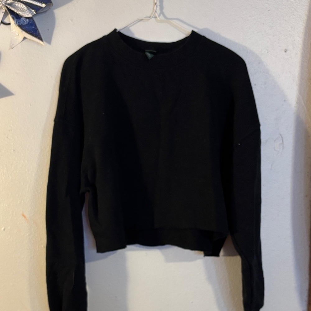 Wild Fable Black Cropped Sweatshirt